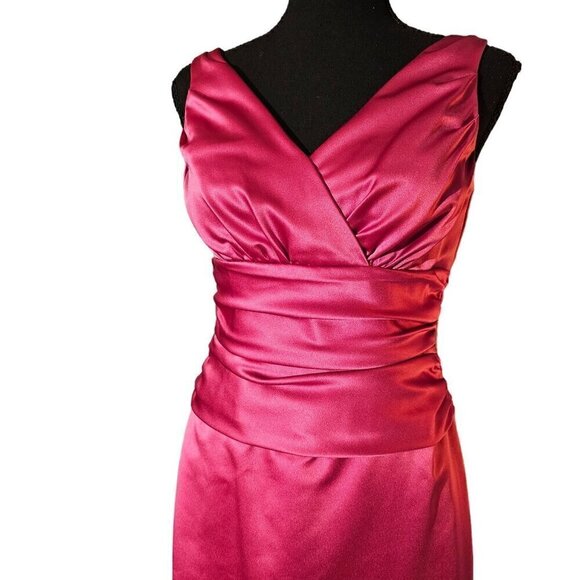 David's Bridal Deep Hot Pink Sleeveless Satin V-Neck Dress with Slim Skirt Size - Picture 2 of 6